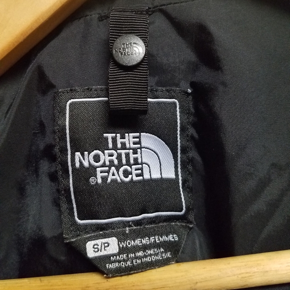 EUC/LN TNF Hyvent Raspberry Pink Snow rain jacket - Picture 5 of 16